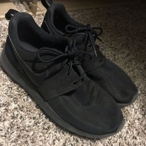 Nike Roshe Black